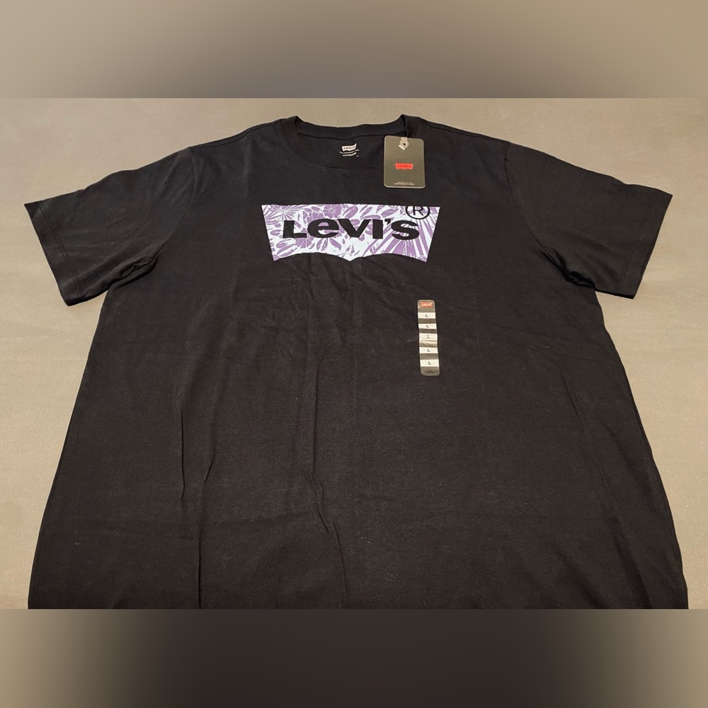 Levi’s Short Sleeve Graphic T-Shirt Size Large Men’s NWT